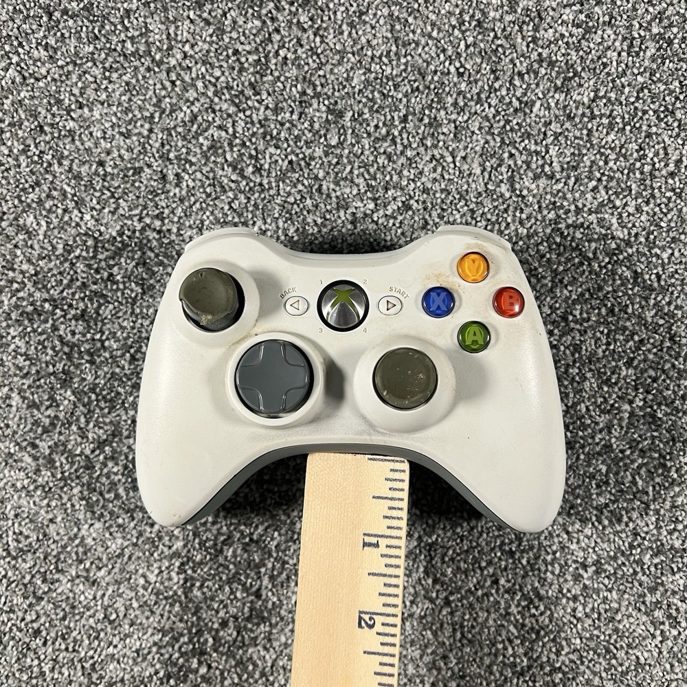 Microsoft Xbox 360 Wireless White Controller OEM For Parts Repair AS IS